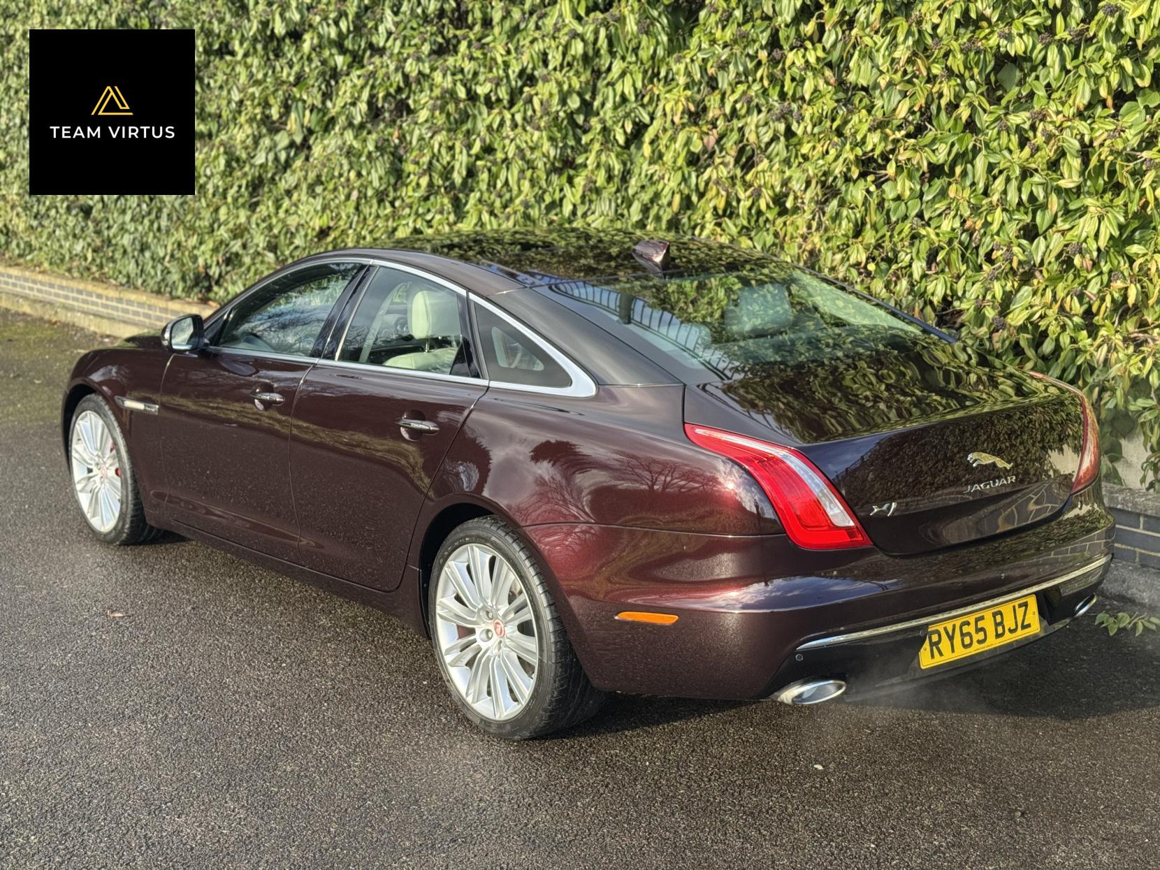 Jaguar XJ 3.0d V6 Portfolio Saloon 4dr Diesel Auto Euro 6 (s/s) (300 ps)