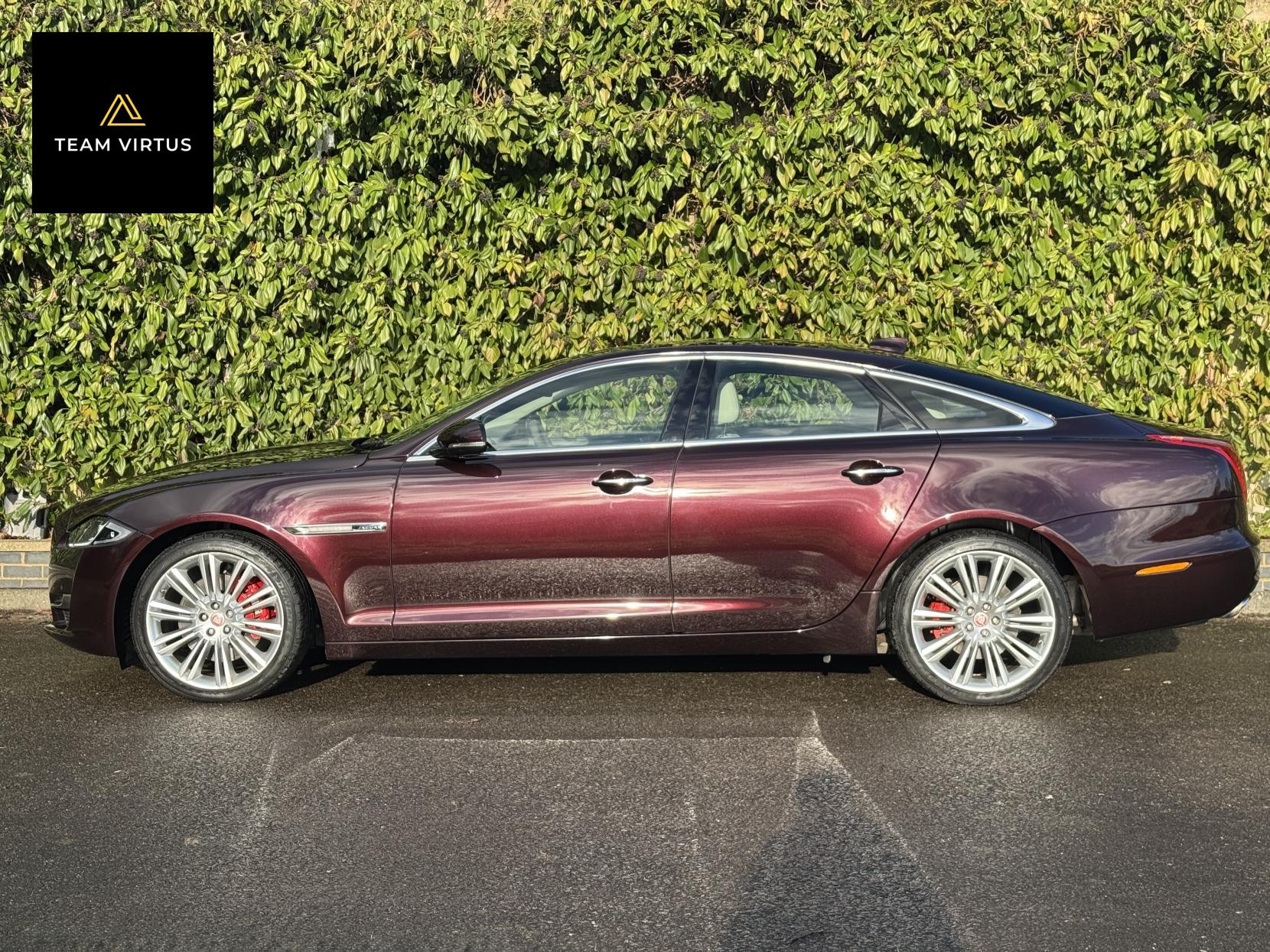 Jaguar XJ 3.0d V6 Portfolio Saloon 4dr Diesel Auto Euro 6 (s/s) (300 ps)