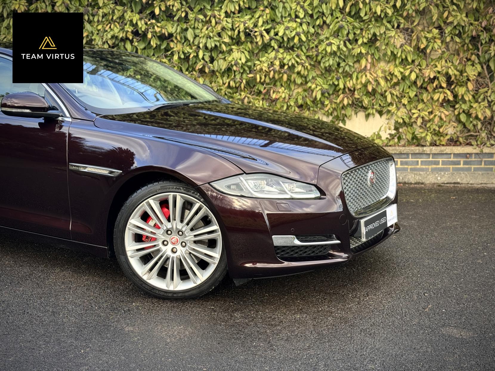 Jaguar XJ 3.0d V6 Portfolio Saloon 4dr Diesel Auto Euro 6 (s/s) (300 ps)