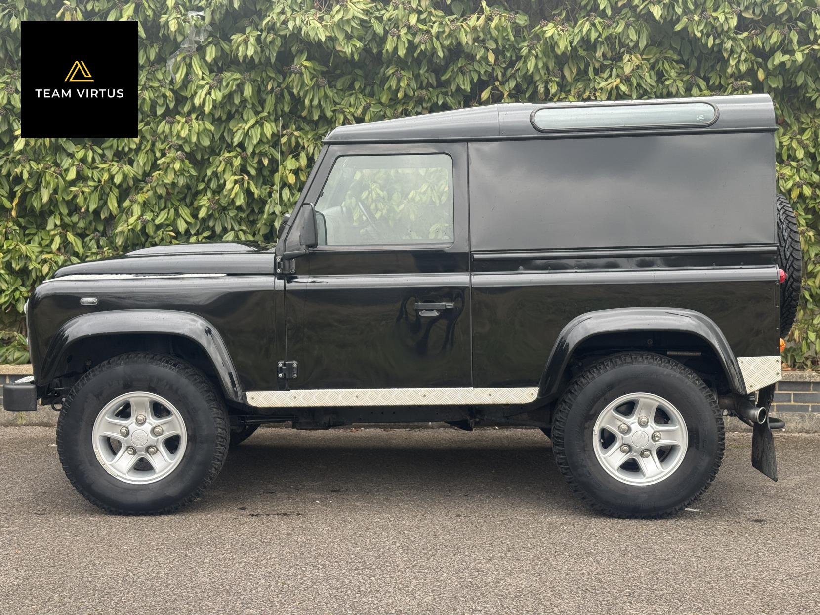 Land Rover Defender 90 2.2 TDCi XS Hard Top SUV 3dr Diesel Manual 4WD SWB Euro 5 (122 ps)