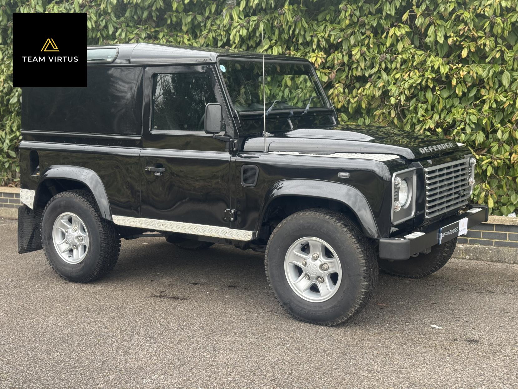 Land Rover Defender 90 2.2 TDCi XS Hard Top SUV 3dr Diesel Manual 4WD SWB Euro 5 (122 ps)