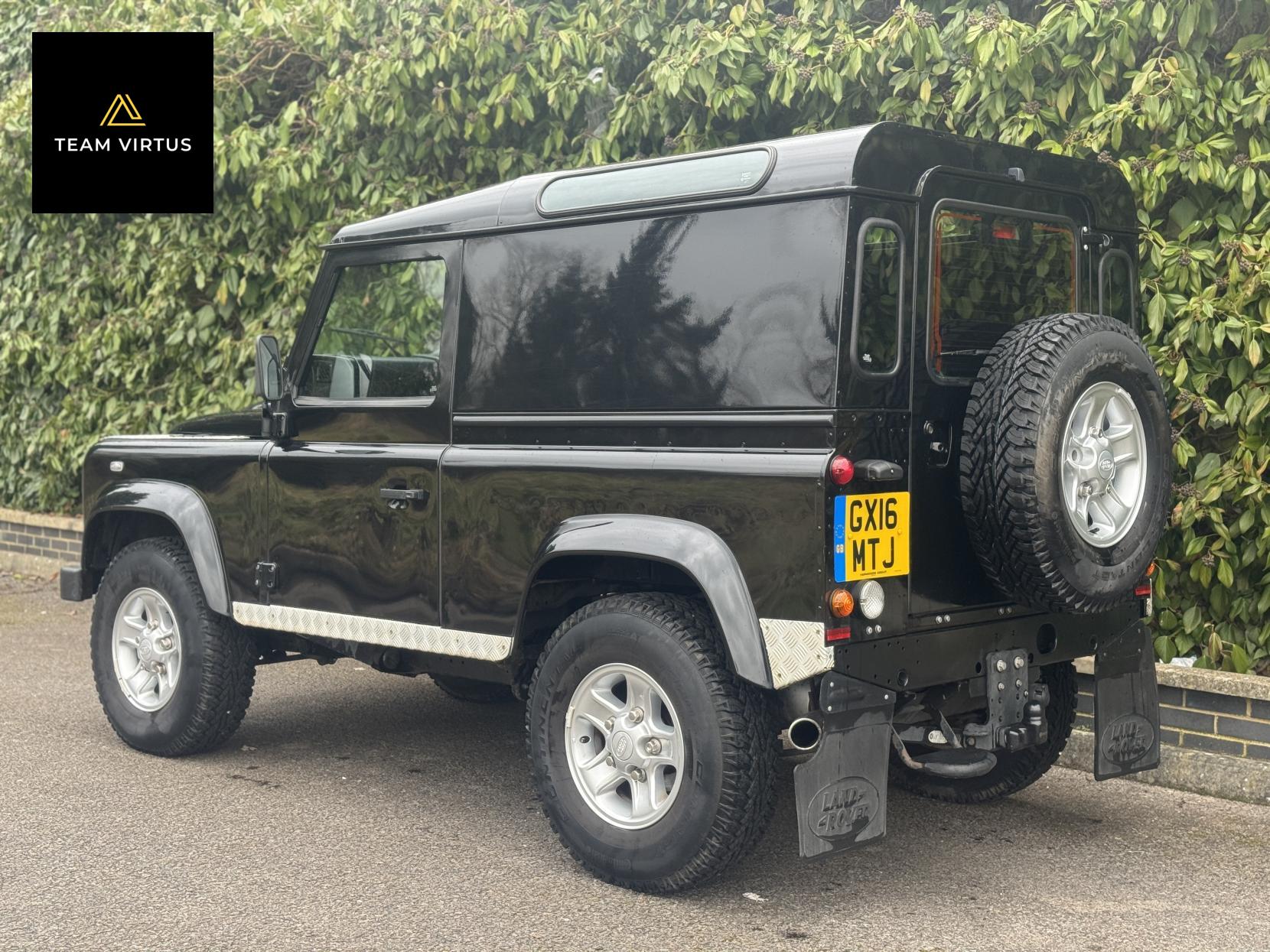 Land Rover Defender 90 2.2 TDCi XS Hard Top SUV 3dr Diesel Manual 4WD SWB Euro 5 (122 ps)