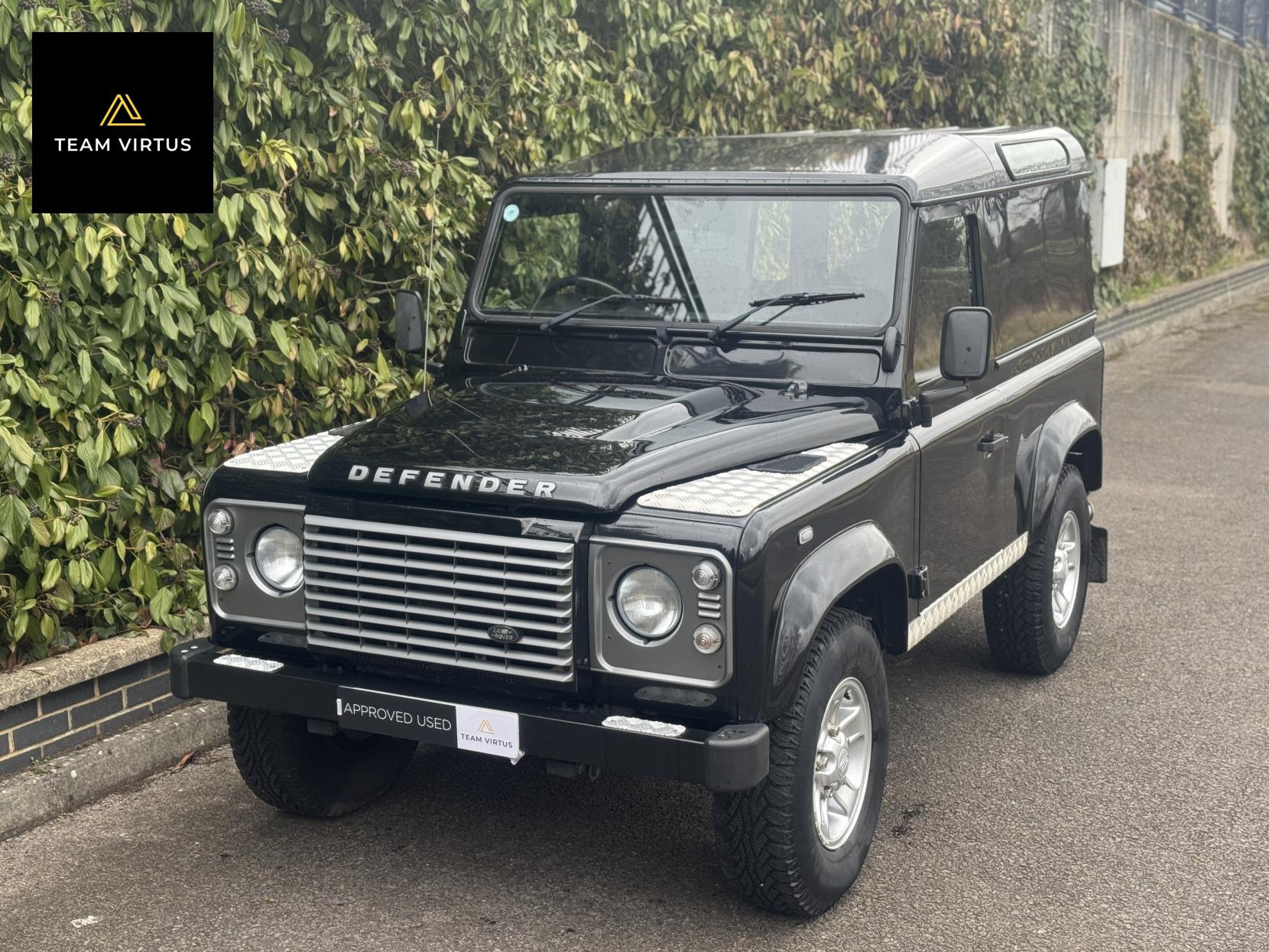 Land Rover Defender 90 2.2 TDCi XS Hard Top SUV 3dr Diesel Manual 4WD SWB Euro 5 (122 ps)