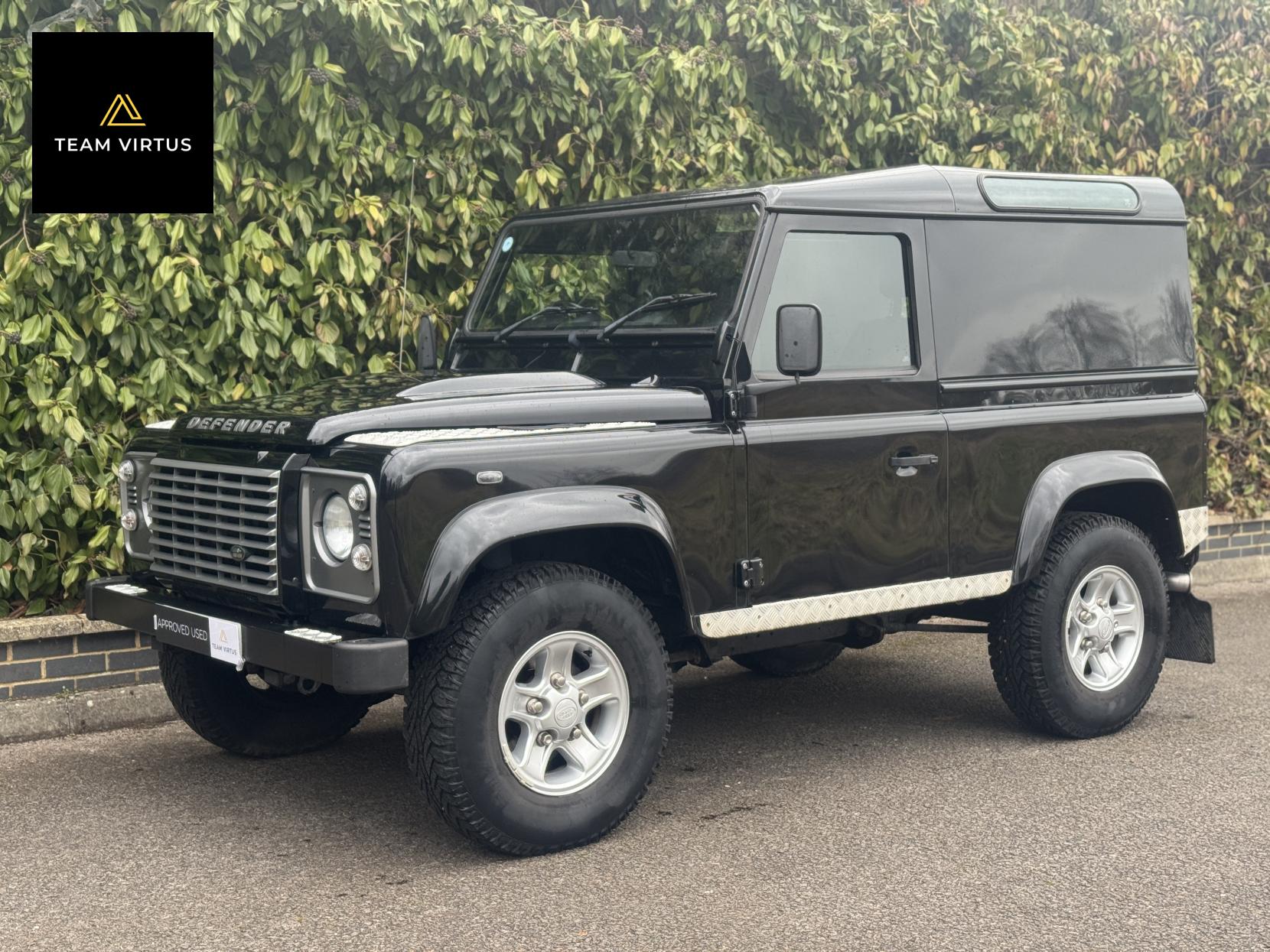 Land Rover Defender 90 2.2 TDCi XS Hard Top SUV 3dr Diesel Manual 4WD SWB Euro 5 (122 ps)