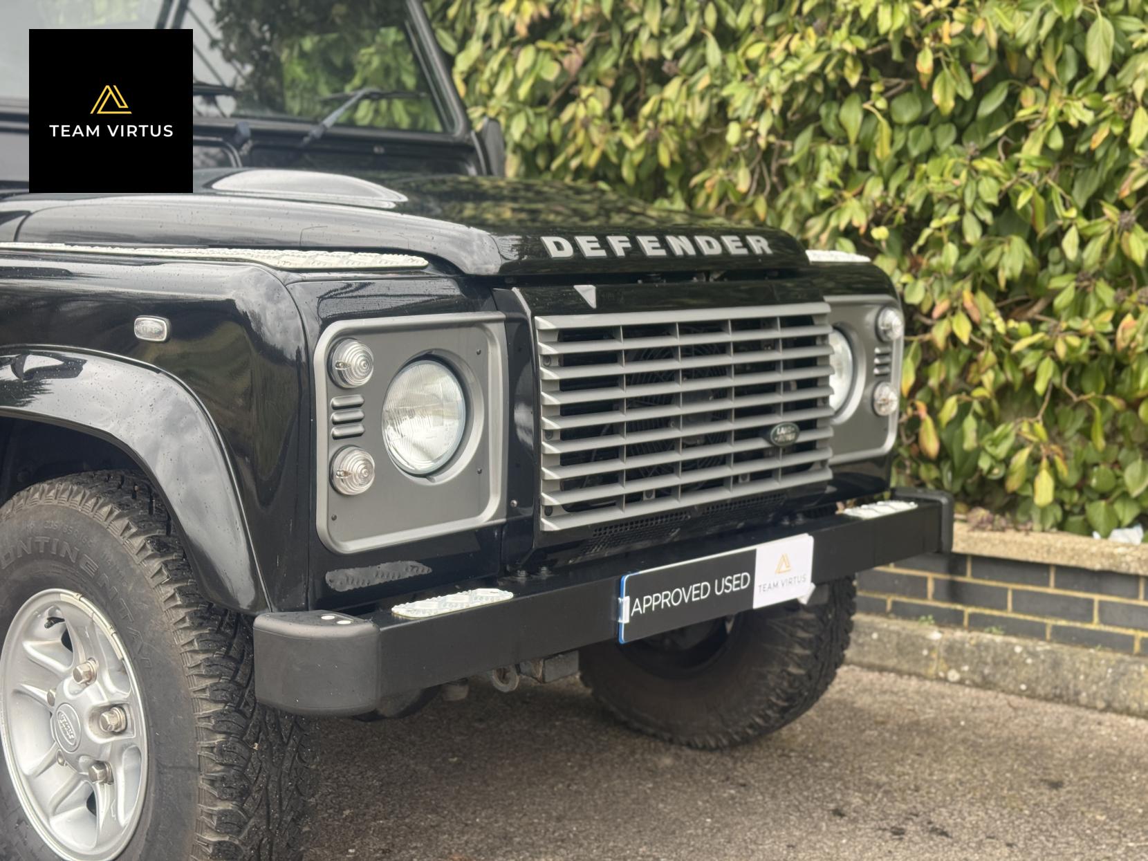 Land Rover Defender 90 2.2 TDCi XS Hard Top SUV 3dr Diesel Manual 4WD SWB Euro 5 (122 ps)