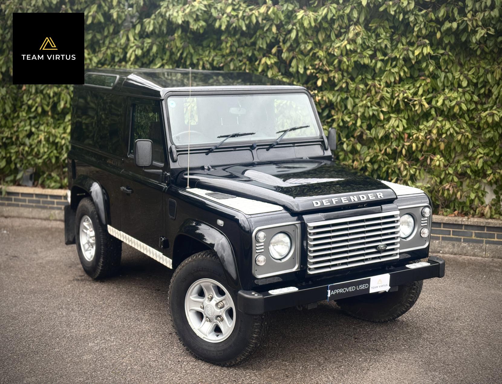 Land Rover Defender 90 2.2 TDCi XS Hard Top SUV 3dr Diesel Manual 4WD SWB Euro 5 (122 ps)